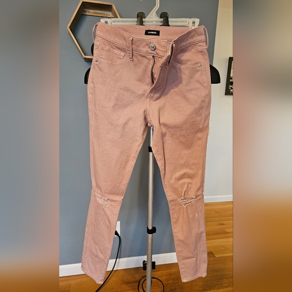EXPRESS SKINNY LEG JEANS - STRETCHY- SIZE 4R- DISTRESSED KNEE - Picture 2 of 5